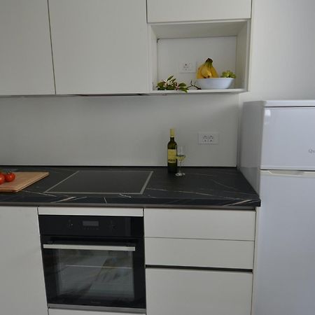 Villa Kadinela, 200M From Kamenjak, Huge Quiet Garden With Barbecue, 2 New Kitchens Premantura Exterior foto